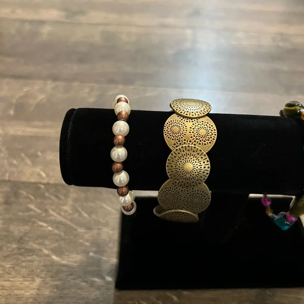 Lot of 5‎ Fashion Jewelry Bracelets